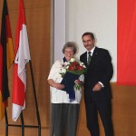 Ministerpräsident a.D. Matthias Platzeck mit Annemarie Rettig
