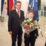 Ministerpräsident a.D. Matthias Platzeck mit Batsheva Dagan
