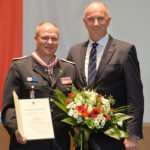 Landesordensträger Jan von Bergen mit Ministerpräsident Dietmar Woidke, Foto Oliver Lang