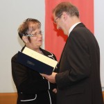 Ministerpräsident a.D. Matthias Platzeck mit Sieglinde Knudsen