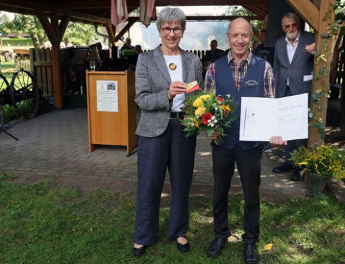 „Großes Herz für Heimat und Menschen“ – Ministerin  Schneider zeichnet Jürgen Bohm aus Groß Schönebeck aus