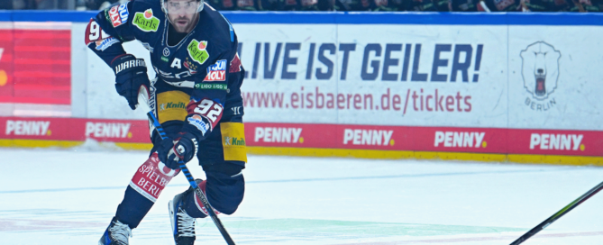 Berlin, DEL - 2023/2024 - Sp.17 - Eisbären Berlin vs. Kölner Haie Im Bild: Marcel Noebels (Eisbären Berlin) Foto: picture alliance / Fotostand | Fotostand / Reuhl