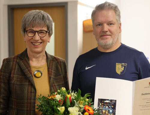 Ehrenamt des Monats: Ministerin Schneider zeichnet Trainer Stephan Ranz aus