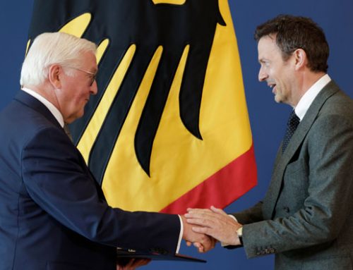 Bundesverdienstorden für zwei Brandenburger – Woidke gratuliert Autorin Präkels und Jazzmusiker Brönner