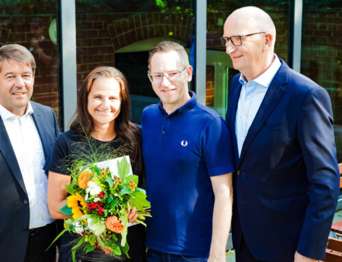 Ministerpräsident Woidke zeichnet Melanie Schulz aus Brandenburg an der Havel für Jugendkulturarbeit aus